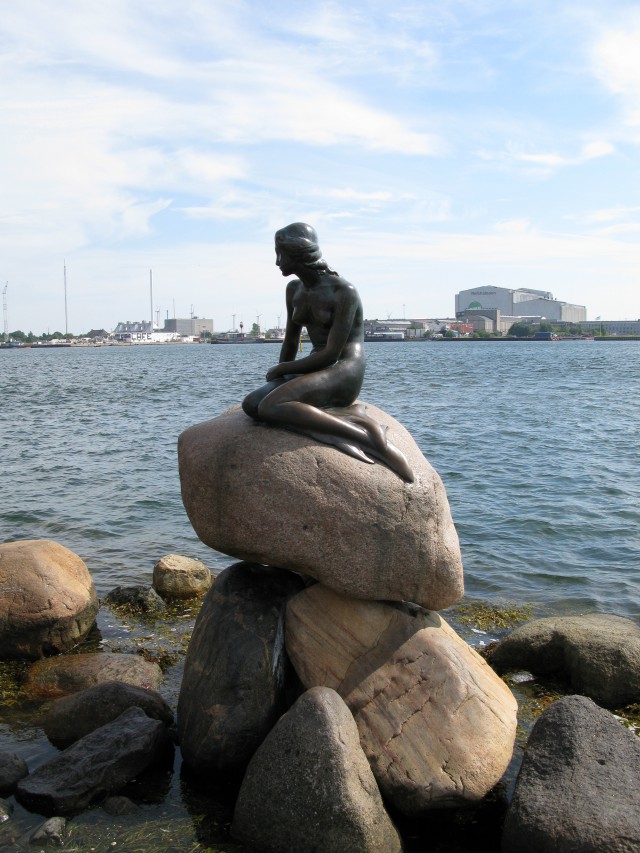 Знаменитая русалочка в Дании
