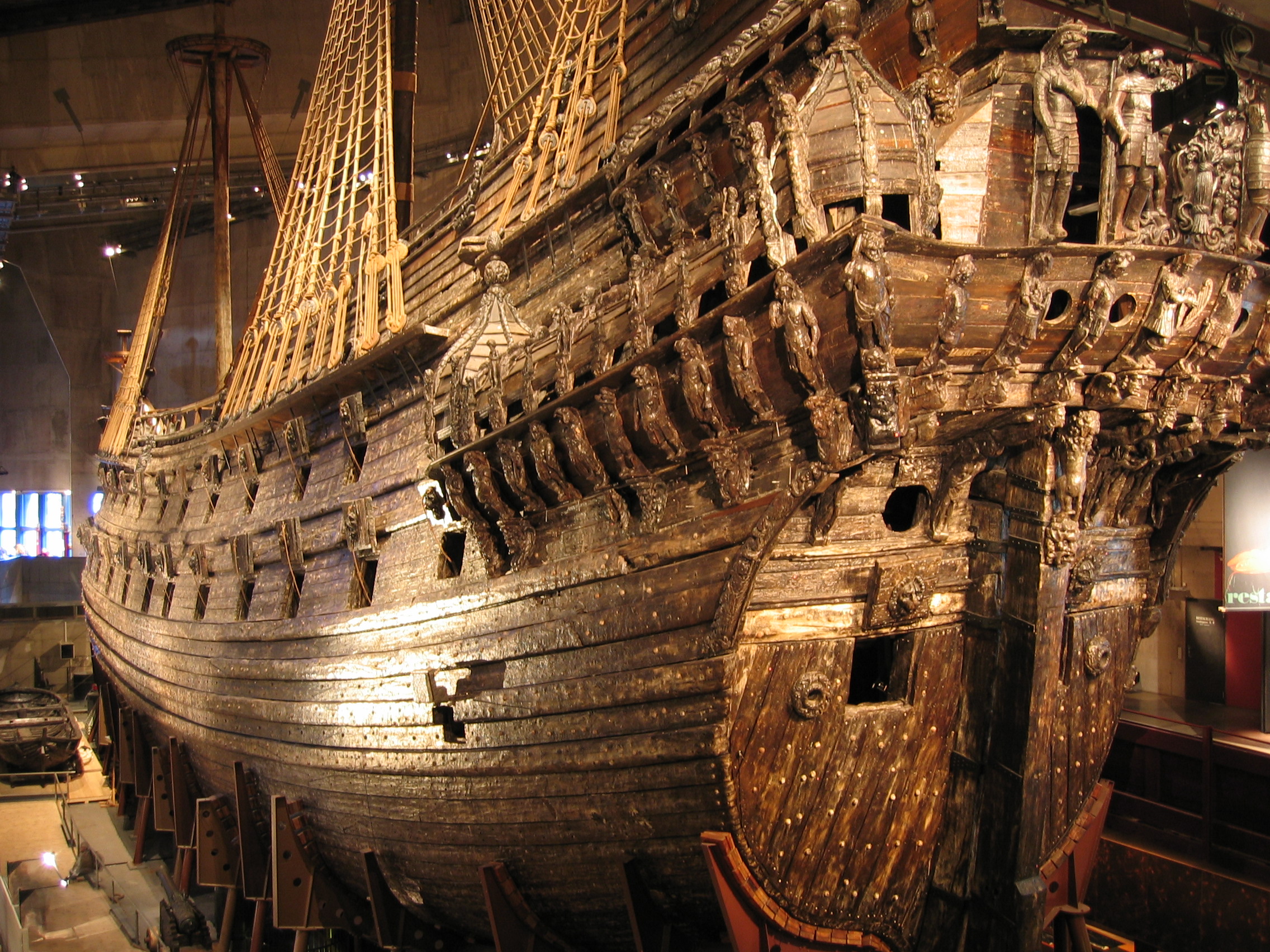 Нос античного корабля 6. Музей корабля Васа. Галеон vasa. Галеон корабль 17 века. Музей Васа в Швеции.
