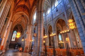 Роскошный интерьер кафедрального собора в Упсале