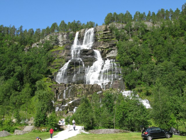 Tvindefossen - самая посещаемая природная достопримечательность Норвегии