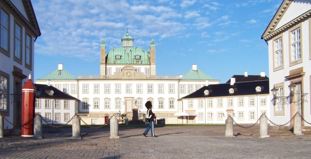 Смена карула возле дворца Фреденсборг